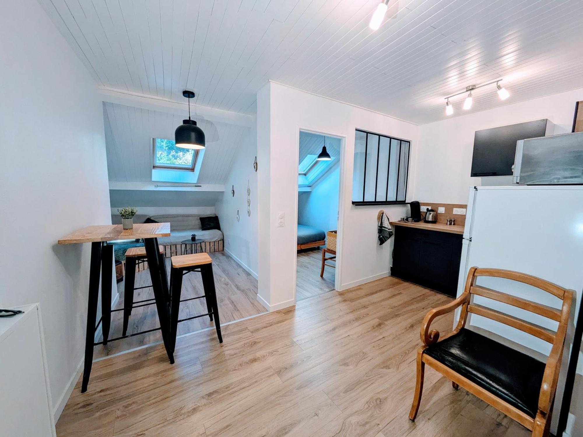 Sous La Tour Apartment Poligny  Exterior photo