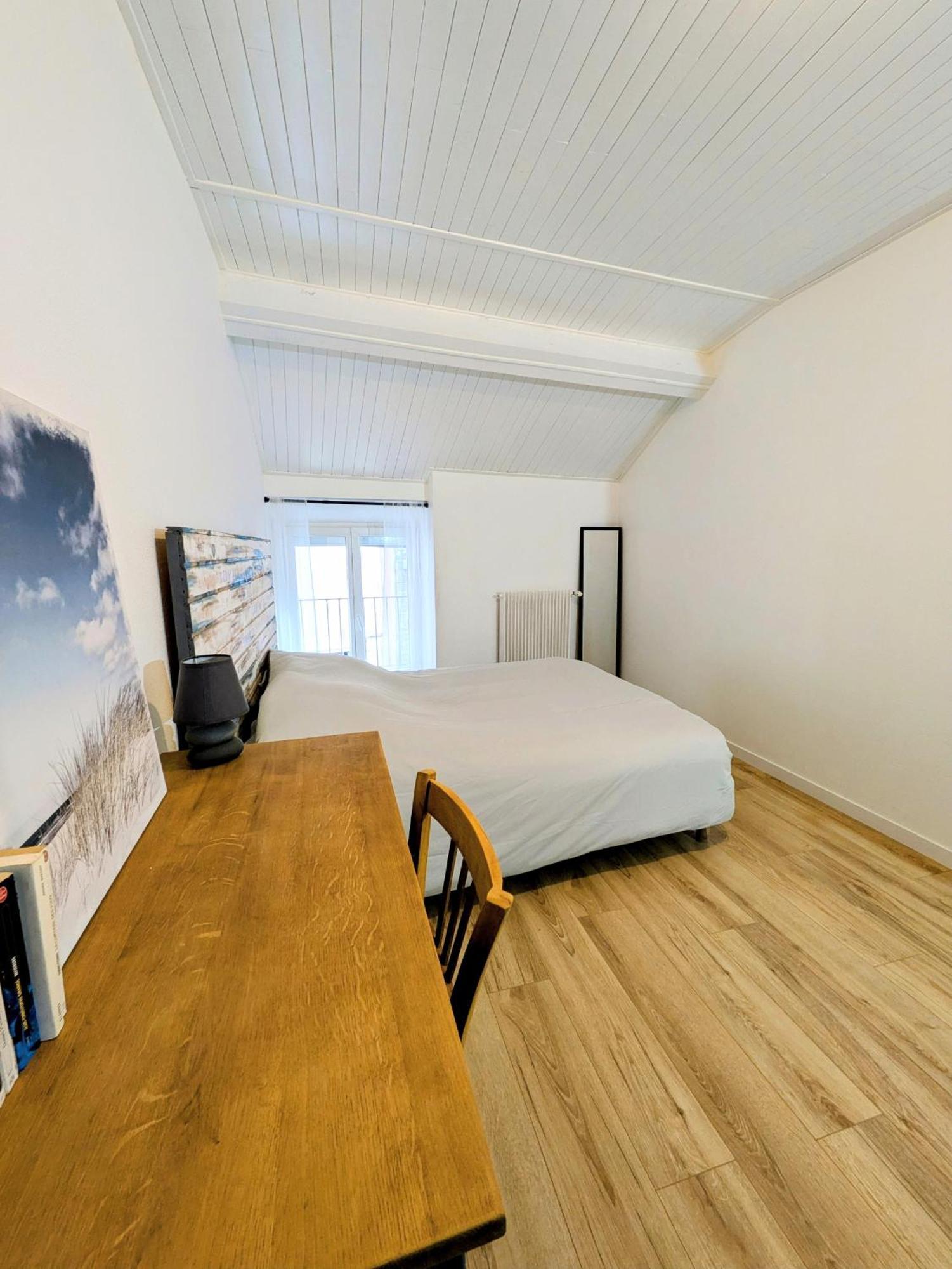 Sous La Tour Apartment Poligny  Exterior photo