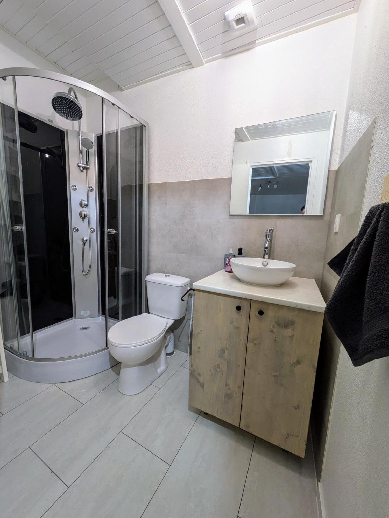Sous La Tour Apartment Poligny  Exterior photo