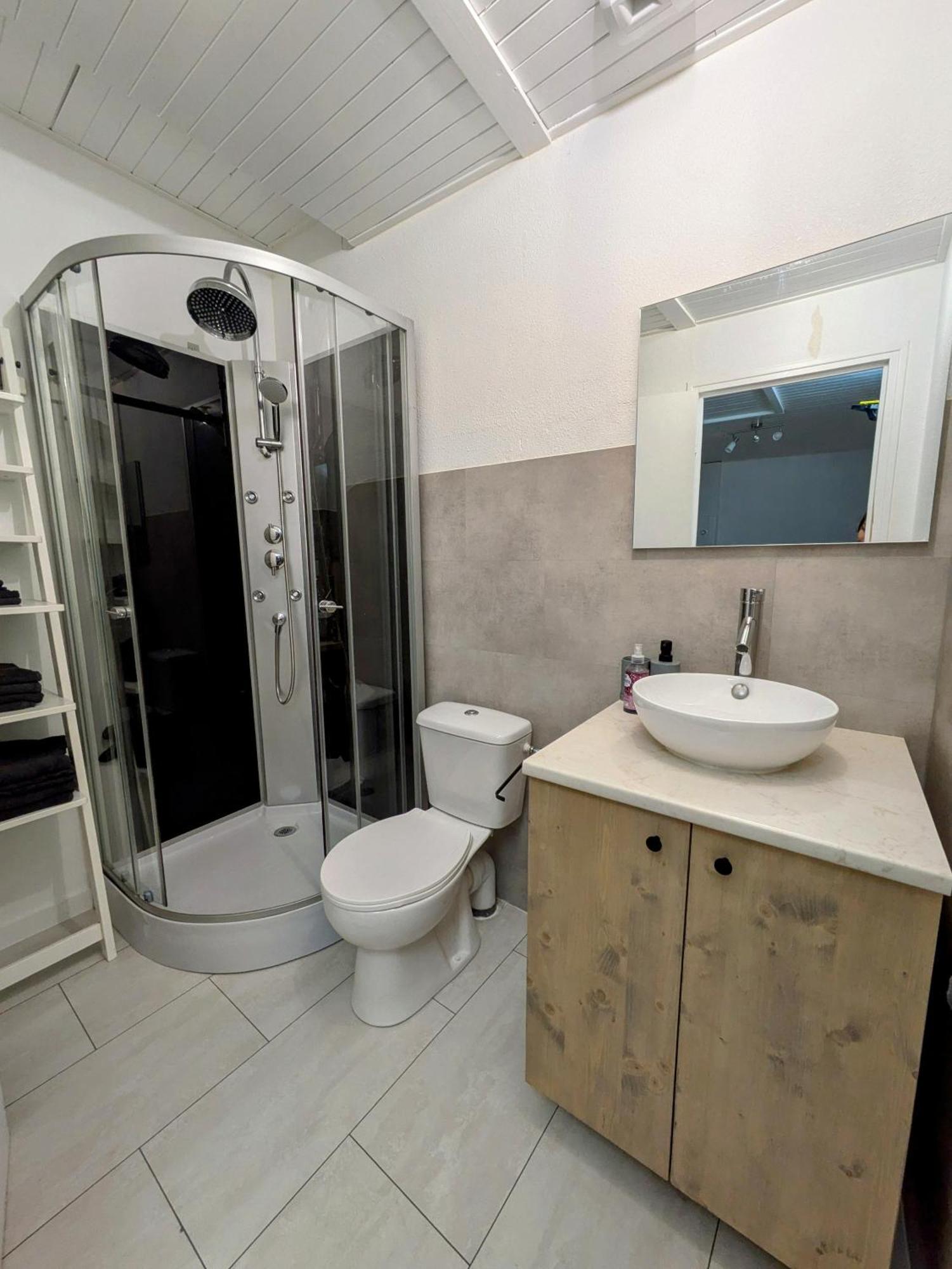 Sous La Tour Apartment Poligny  Exterior photo